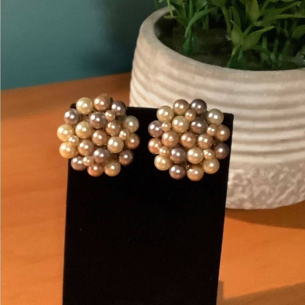 Vintage Classic Mult-Pearl Clip Earrings